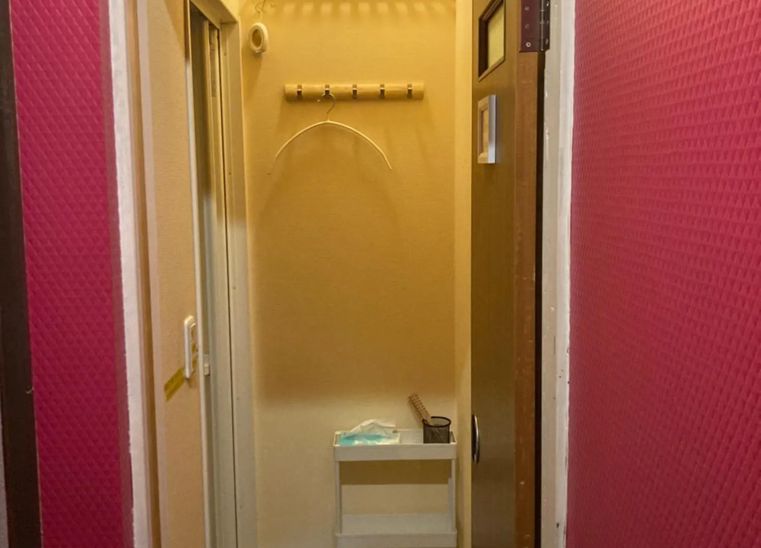 Hostel Blue Door ホステル ブルードア Nagoja 0*,  Japán