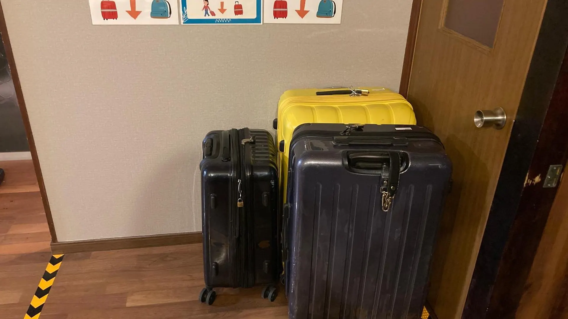 Hostel Blue Door ホステル ブルードア Nagoya 0*,  Japan