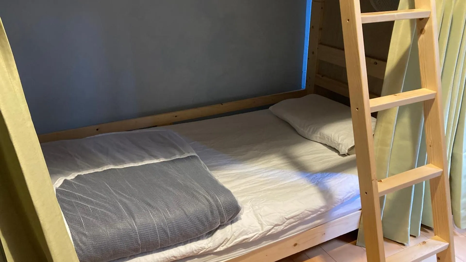 Hostel Blue Door ホステル ブルードア Nagoja